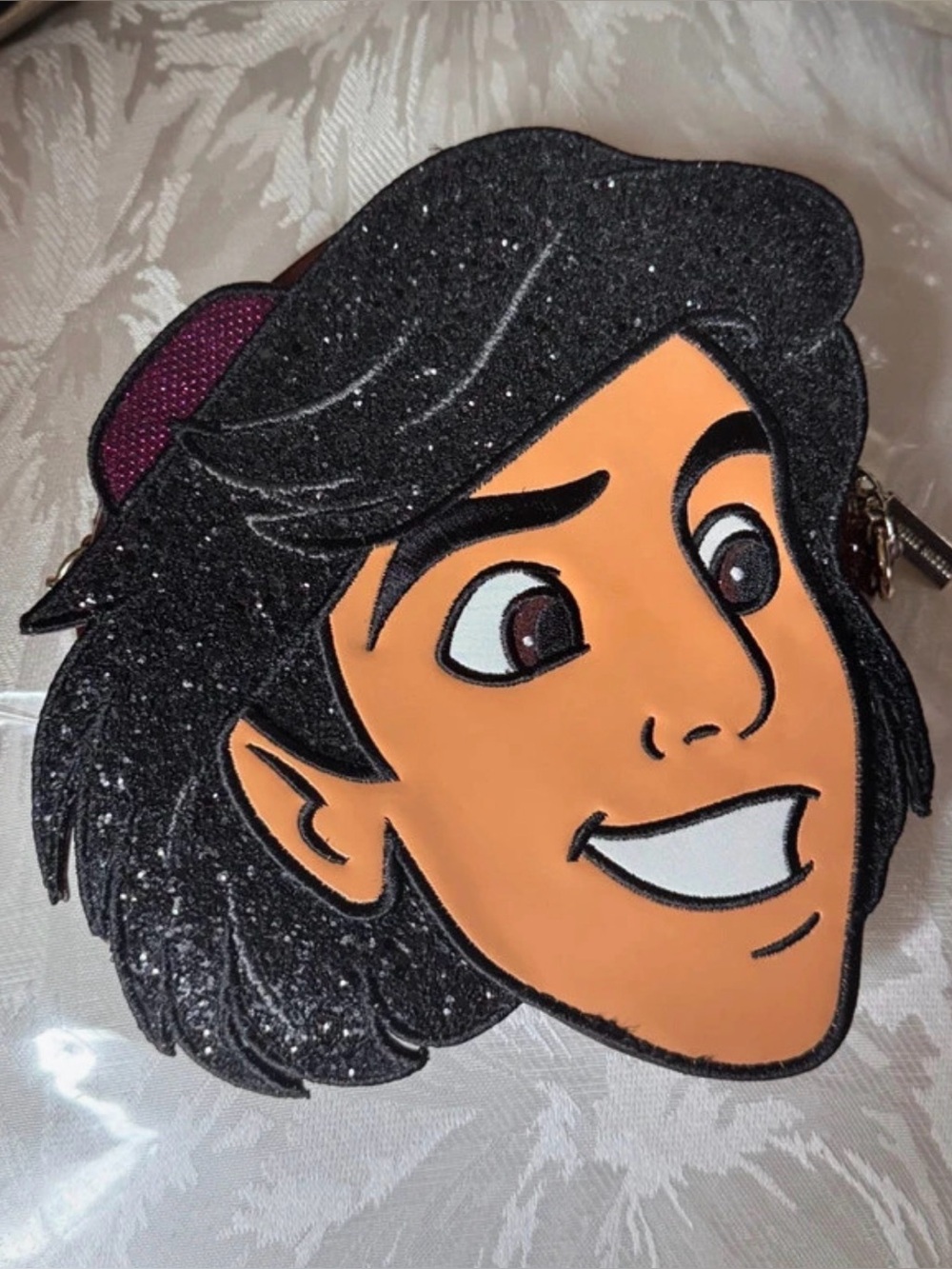 Disney x Danielle Nicole Aladdin Face Crossbody Bag - Picture 3 of 8
